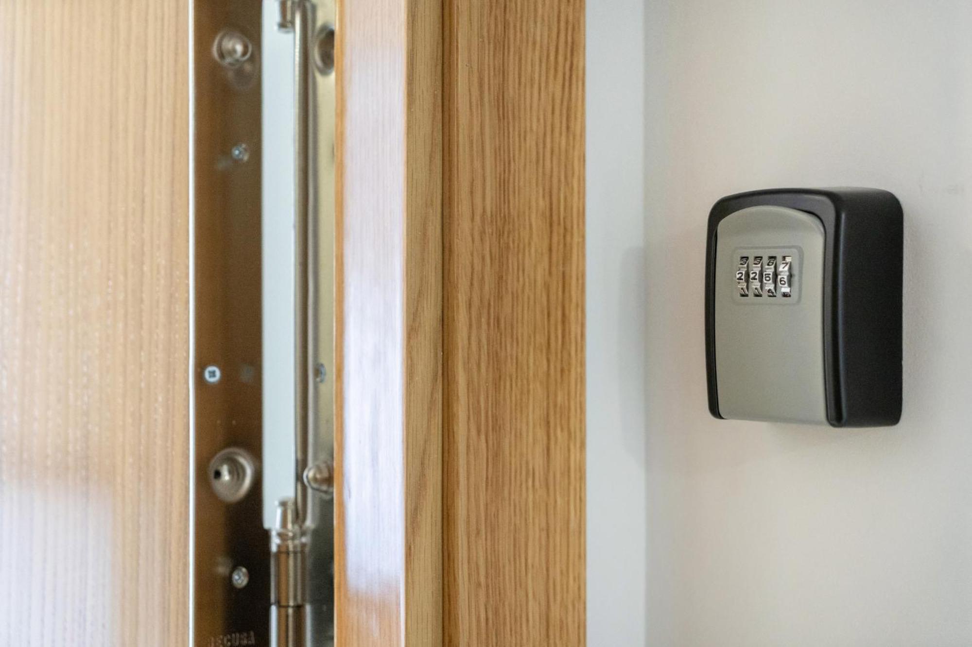 Madriver Apartamentos Reformados Con Parking Gratuito المظهر الخارجي الصورة