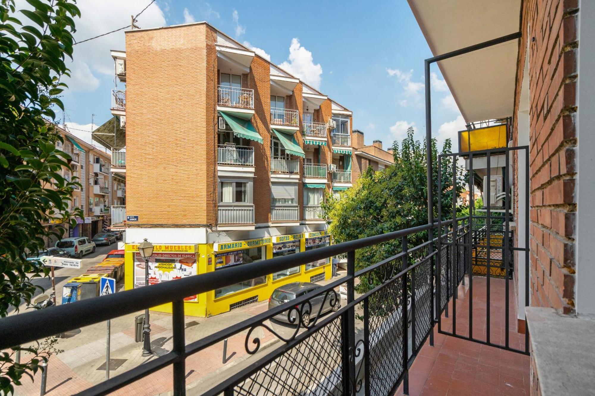 Madriver Apartamentos Reformados Con Parking Gratuito المظهر الخارجي الصورة